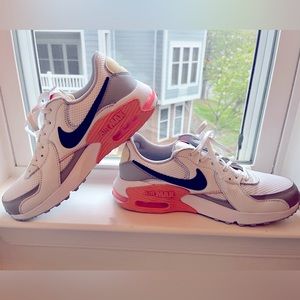 Nike Women's Air Max Excee Shoes - Like New - Size 9